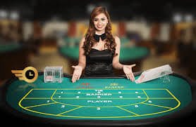 Classic 3-Reel Slot Machine မြင်ကွင်း ချယ်ရီသီးနှင့် 777