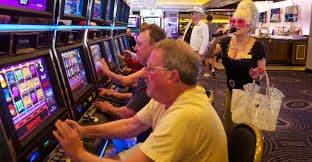 Slot Machine Reels Spin သောမြင်ကွင်း ဂိမ်းထိုင်ခုံ